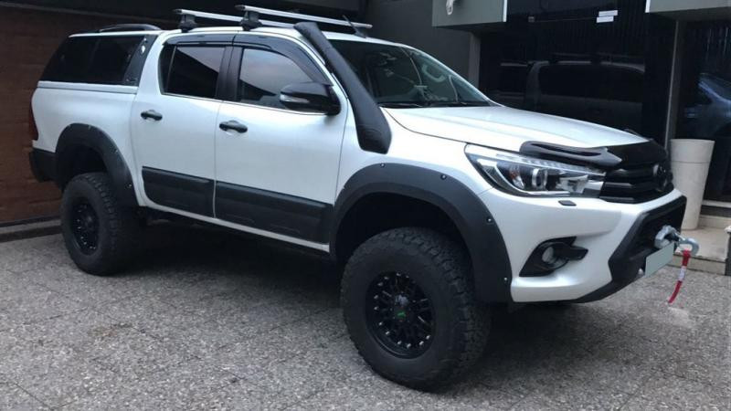 Купить Расширители колесных арок (2015-2020, АБС, на болтах) для Toyota Hilux 2015- гг