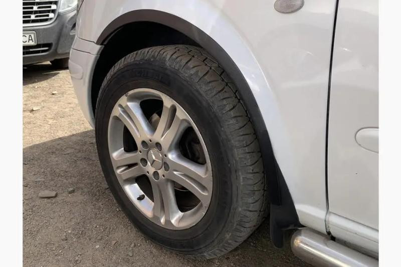 Купити Накладки на арки (4 шт, чорні) для Mercedes Viano 2004-2014 рр