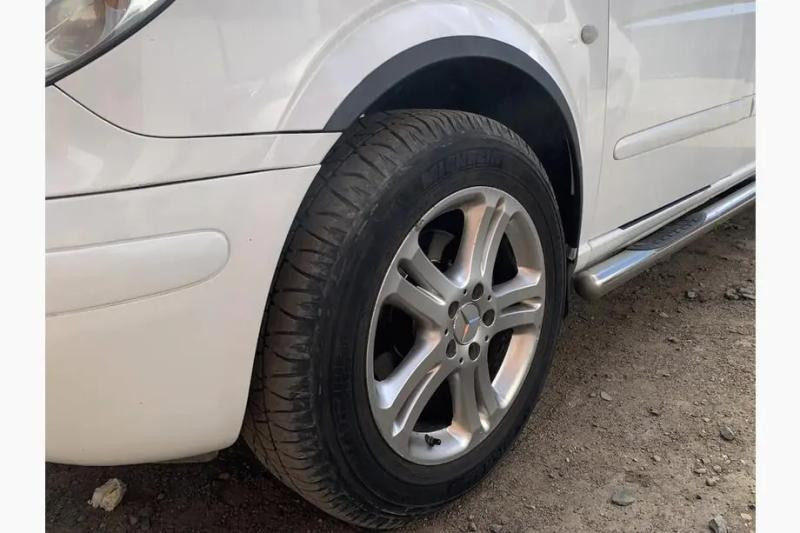 Купити Накладки на арки (4 шт, чорні) для Mercedes Viano 2004-2014 рр