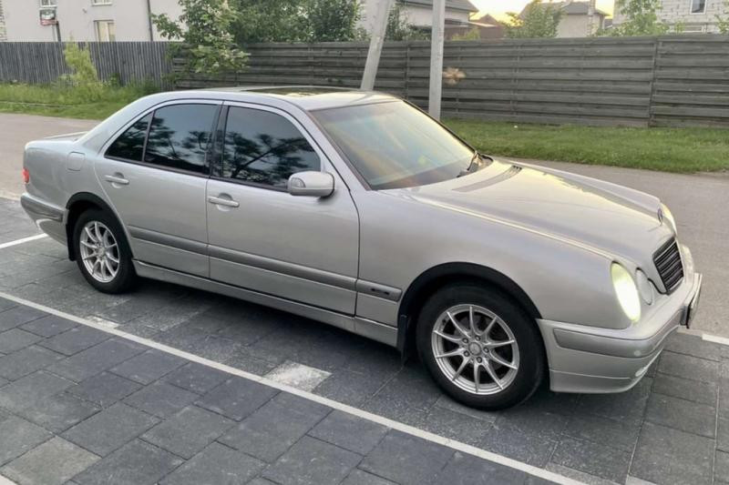 Купити Накладки на арки (4 шт, чорні) для Mercedes E-сlass W210 1995-2002 рр