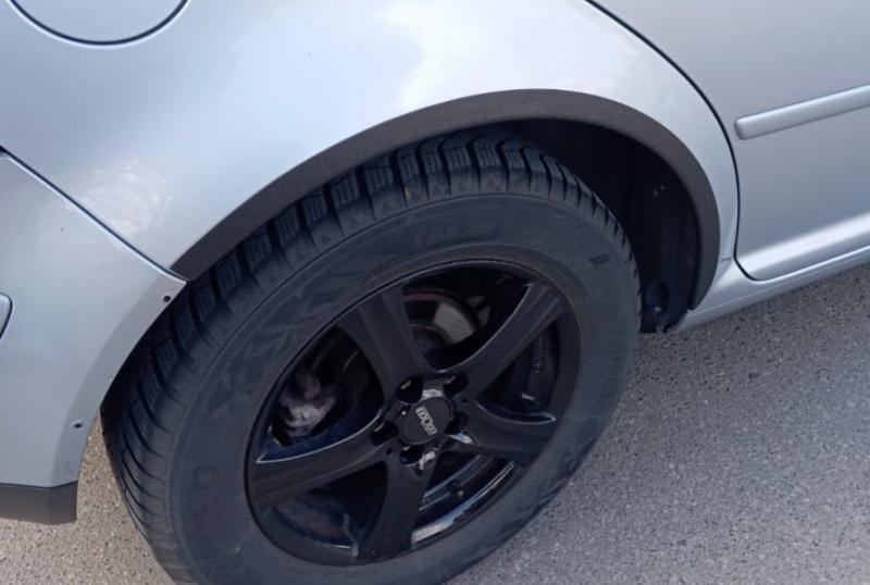 Купити Накладки на арки (4 шт, чорні) для Volkswagen Golf 4