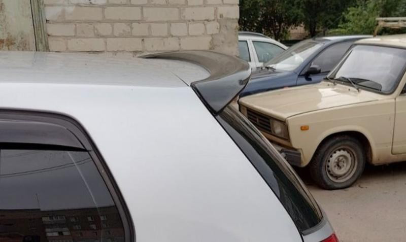 Купити Спойлер (під фарбування) для Volkswagen Golf 5