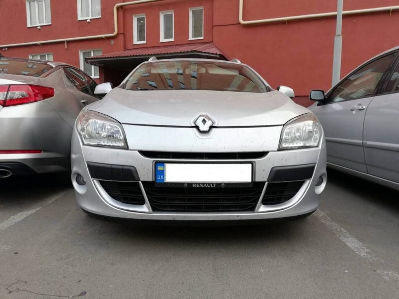 Купить Накладки в бампер (2008-2012, 2 шт, под покраску) для Renault Megane III