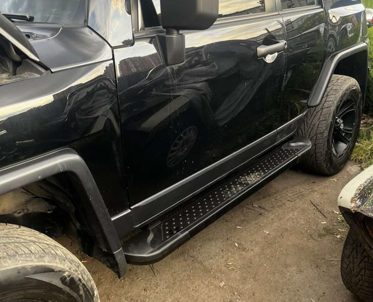 Купить Боковые пороги Allmond Black (2 шт, алюм) для Toyota FJ Cruiser