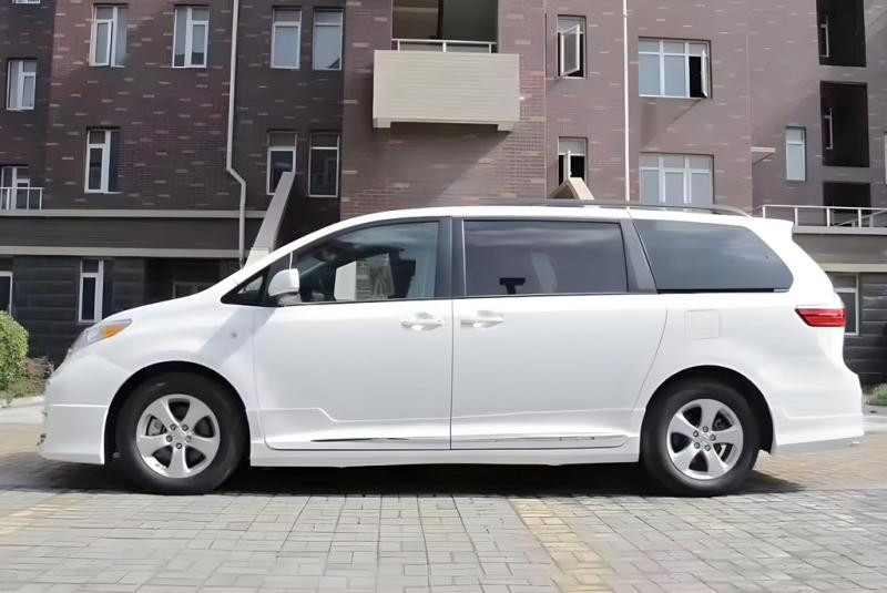 Купити Комплект обвісів GBT для Toyota Sienna 2010-2020 рр