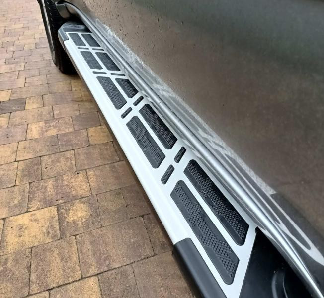 Купити Бокові пороги Sunrise (2 шт., алюміній) для Mitsubishi Pajero Sport 2008-2015 рр