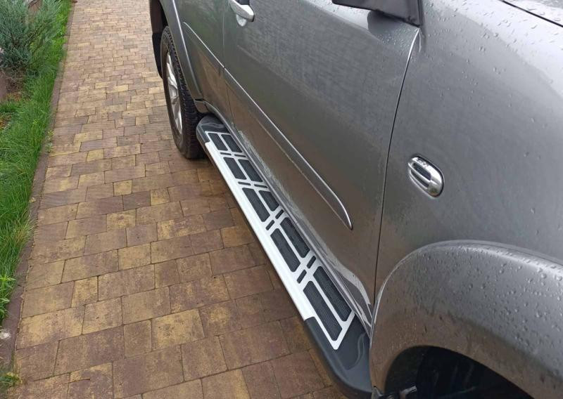 Купити Бокові пороги Sunrise (2 шт., алюміній) для Mitsubishi Pajero Sport 2008-2015 рр