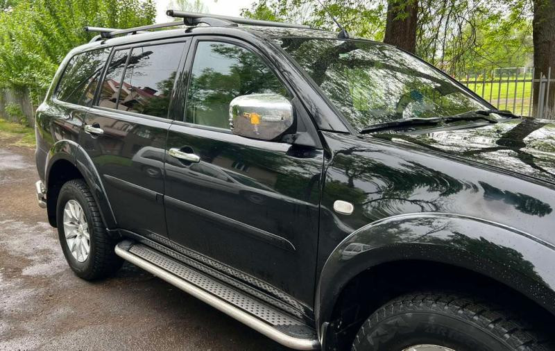 Купить Боковые пороги Maydos V2 (2 шт., алюминий -2025 нерж) для Mitsubishi Pajero Sport 2008-2015 гг