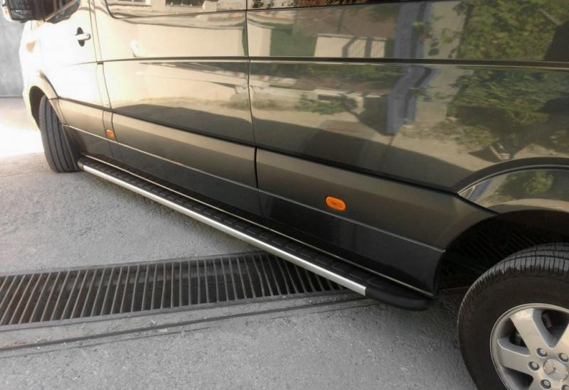 Купить Боковые пороги Duru (2 шт., алюминий) Long/ExtraLong для Mercedes Sprinter W907/W910 2018- гг