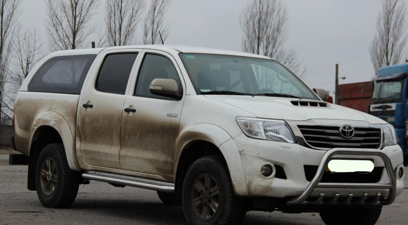 Купить Кенгурятник WT003 (нерж) для Toyota Hilux 2006-2015 гг