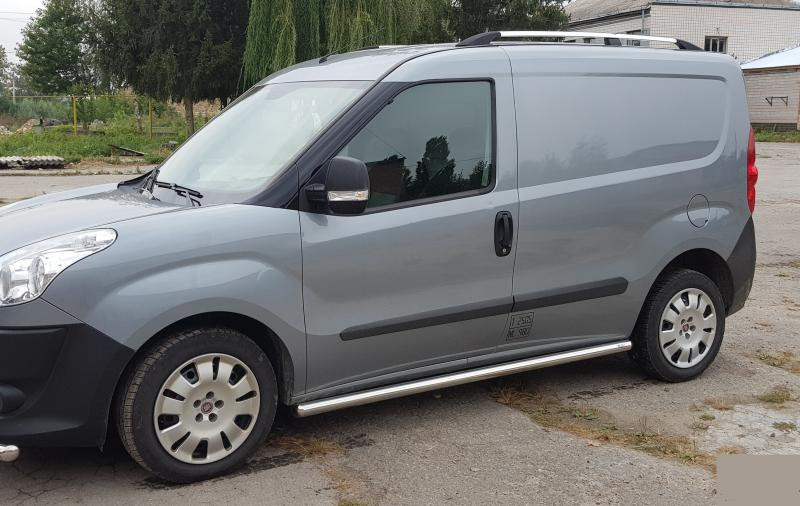 Купити Бічні труби (2 шт., нерж.) 70мм, Максі база для Fiat Doblo II 2010-2022 рр