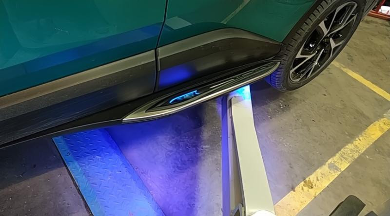 Купити Бокові пороги Оригінал V2 (2 шт., алюм.) для Toyota C-HR 2016–2023 рр