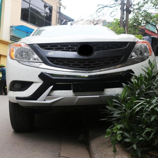 Купити Передня і задня накладки V1 для Mazda BT-50 2012- рр