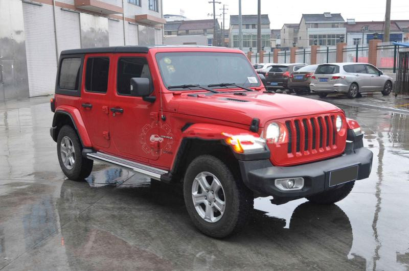 Купити Бокові пороги OEM V1 (2 шт) для Jeep Wrangler 2018- рр