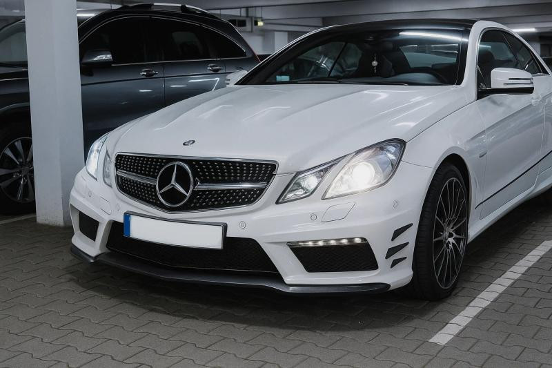Купити Передня решітка (2009-2013, Diamond Silver) для Mercedes E-сlass coupe C207 рр