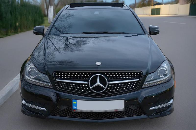 Купить Передняя решетка Diamond Black для Mercedes C-class W204 2007-2015 гг
