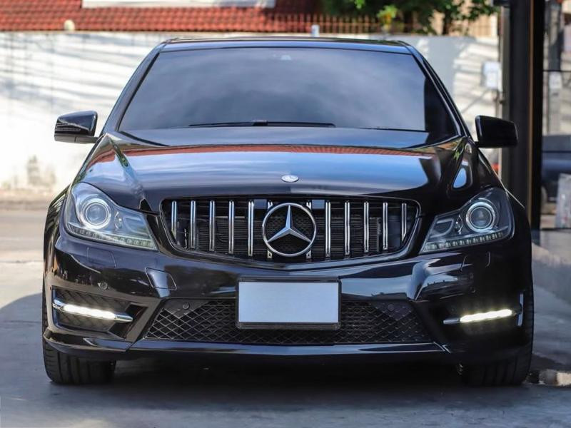 Купити Передня решітка GT Panamericana для Mercedes C-class W204 2007-2015рр