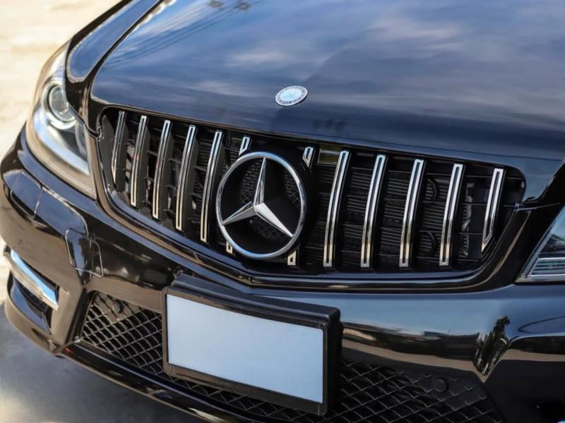 Купити Передня решітка GT Panamericana для Mercedes C-class W204 2007-2015рр