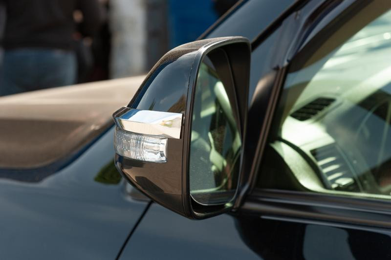 Купить Полоски на зеркала (2 шт, хром) для Toyota Land Cruiser Prado 150