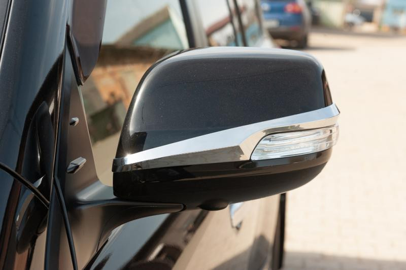 Купить Полоски на зеркала (2 шт, хром) для Toyota Land Cruiser Prado 150