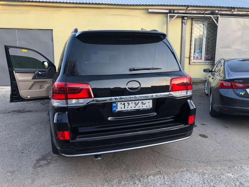 Купити Комплект рестайлінгу з LC200 2008-2015 на 2019 Executive для Toyota Land Cruiser 200