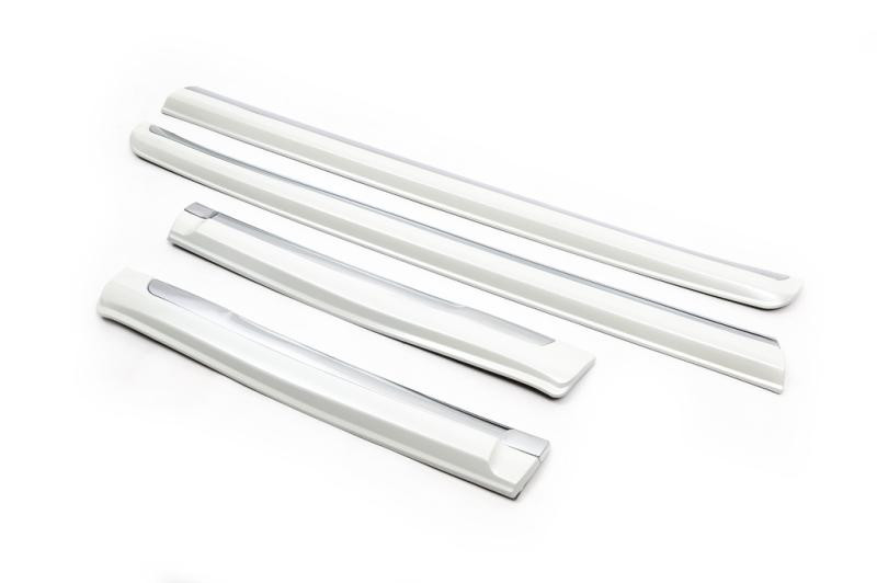 Купити Молдинг дверей (дизайн 2013-2017) Білий колір для Toyota Land Cruiser Prado 150