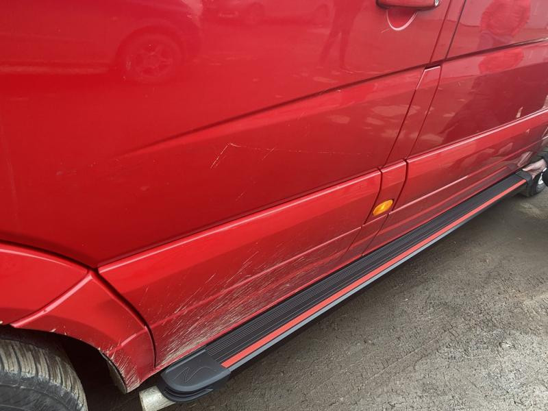 Купити Бокові пороги Maya Red (2 шт., алюміній) Long/ExtraLong для Volkswagen Crafter 2006-2016 рр