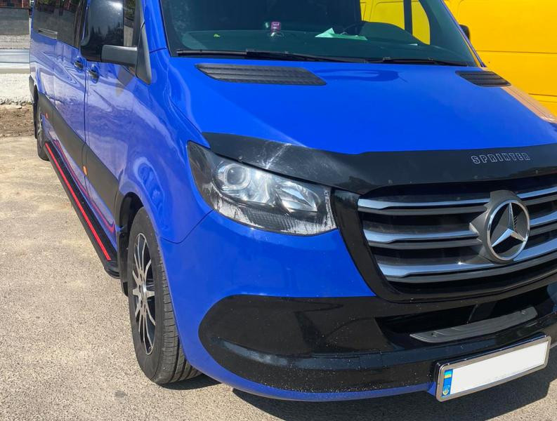 Купити Бокові пороги Maya Red (2 шт., алюміній) Long/ExtraLong для Mercedes Sprinter W907/W910 2018- рр