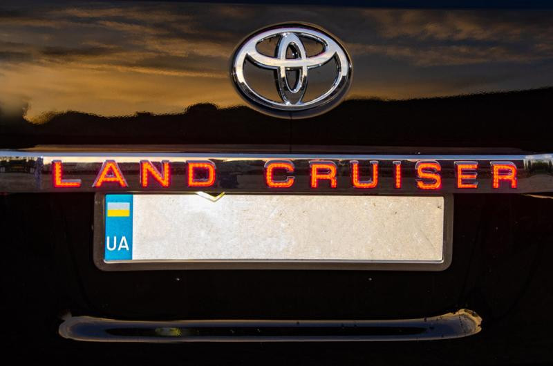 Купити Планка над номером LED (2016-2025) для Toyota Land Cruiser 200