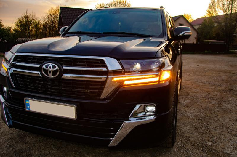 Купить Реснички с LED (2016-2025) для Toyota Land Cruiser 200