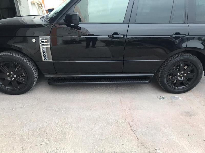 Купить Боковые пороги Tayga Black (2 шт., алюминий) для Range Rover III L322 2002-2012 гг