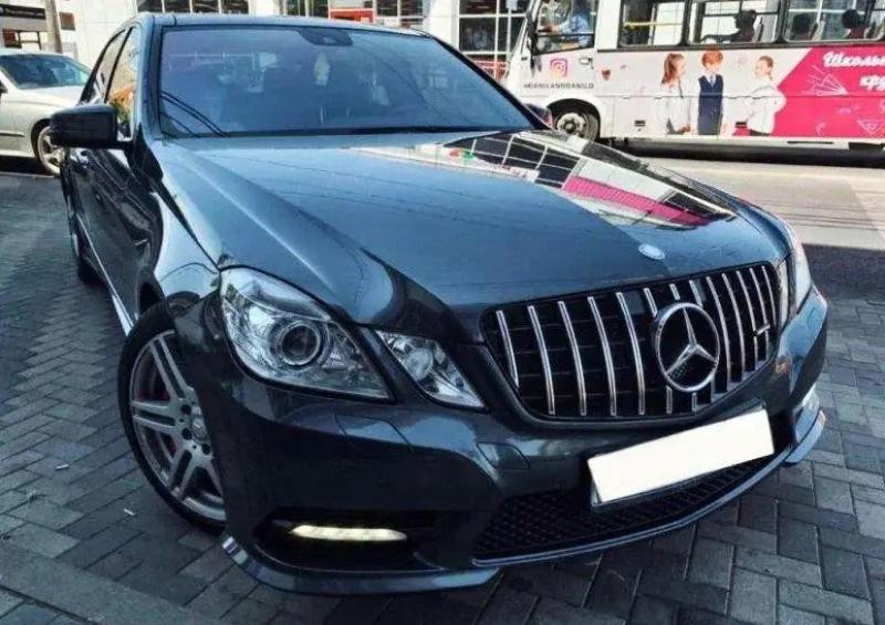 Купити Передня решітка GT Panamericana (2009-2012) для Mercedes E-сlass W212 рр