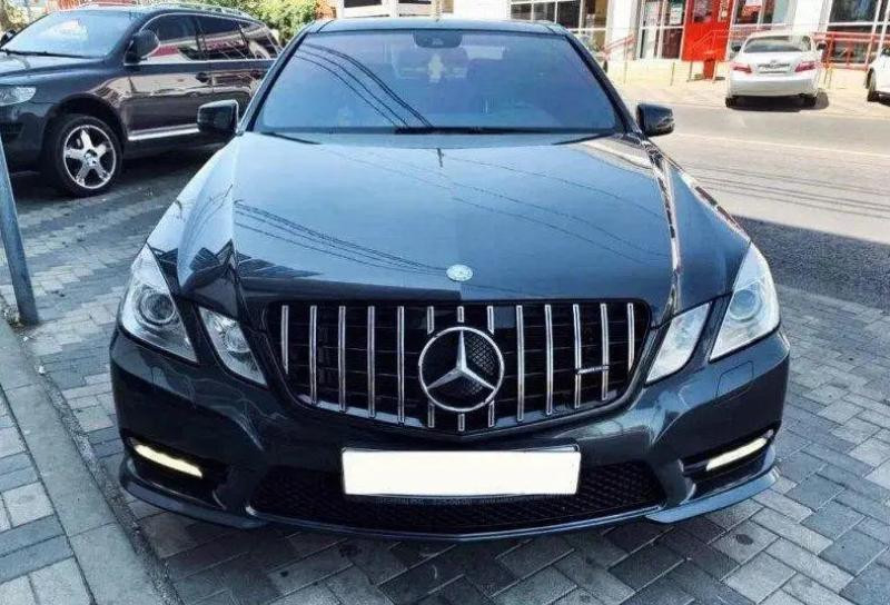 Купити Передня решітка GT Panamericana (2009-2012) для Mercedes E-сlass W212 рр