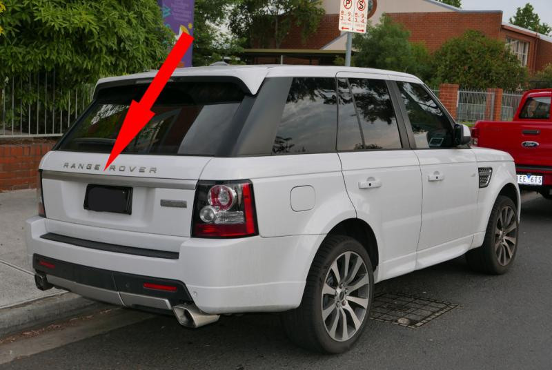 Купити Задня накладка над номером (сіра) для Range Rover Sport 2005-2013 рр