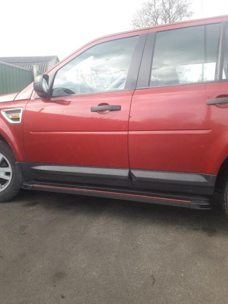 Купити Бокові пороги Maya Red (2 шт., алюміній) для Land Rover Freelander II