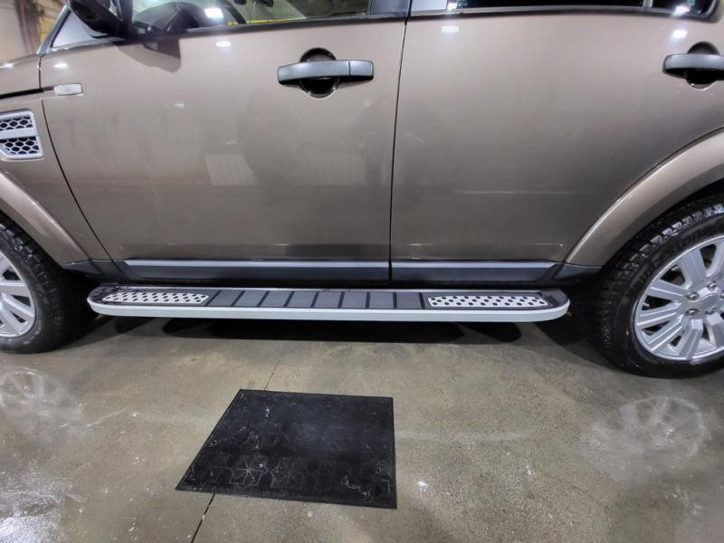 Купити Бокові пороги Tayga V2 (2 шт., алюміній) для Land Rover Discovery IV