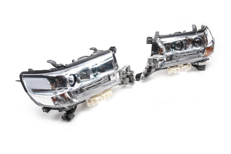 Купити Передні фари 2016-2025 (ОРИГІНАЛ) для Toyota Land Cruiser 200