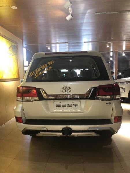 Купити Комплект обвісів 2016-2025 (Limgeni) для Toyota Land Cruiser 200