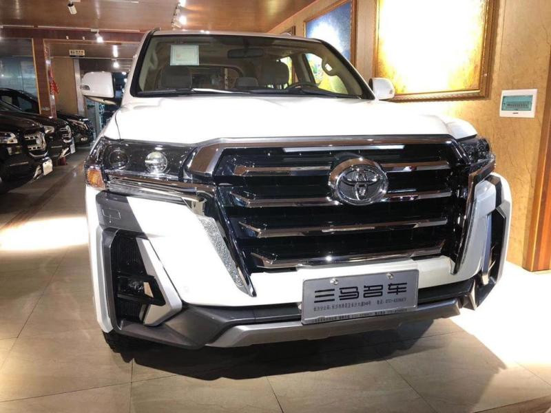 Купити Комплект обвісів 2016-2025 (Limgeni) для Toyota Land Cruiser 200