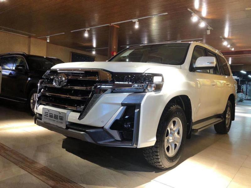 Купити Комплект обвісів 2016-2025 (Limgeni) для Toyota Land Cruiser 200