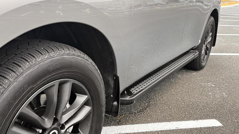 Купить Боковые пороги Vision New Grey (2 шт., алюминий) для Nissan Armada 2016-2024 гг