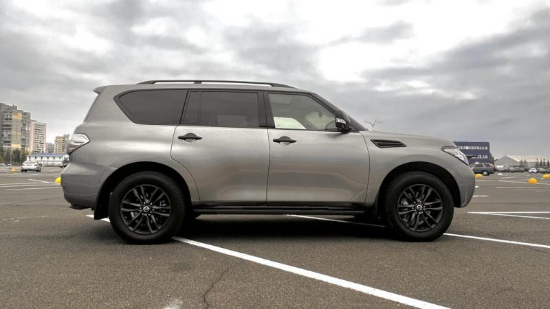 Купить Боковые пороги Vision New Grey (2 шт., алюминий) для Nissan Armada 2016-2024 гг