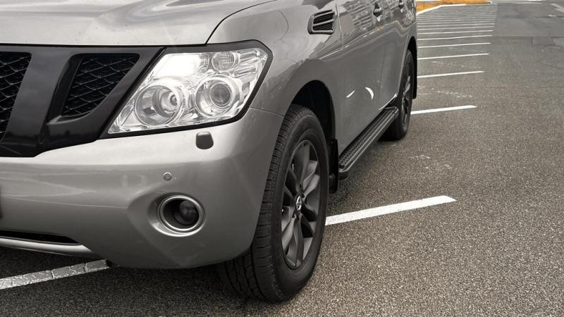 Купить Боковые пороги Vision New Grey (2 шт., алюминий) для Nissan Armada 2016-2024 гг