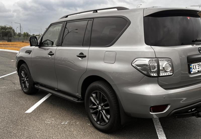 Купить Боковые пороги Vision New Grey (2 шт., алюминий) для Nissan Armada 2016-2024 гг