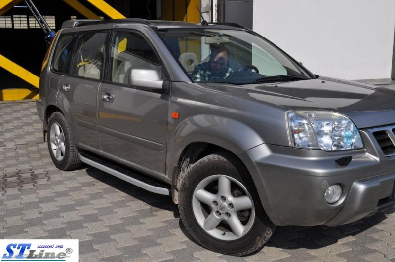 Купить Боковые пороги RedLine Black (2 шт, алюм.) для Nissan X-trail T30 2002-2007 гг