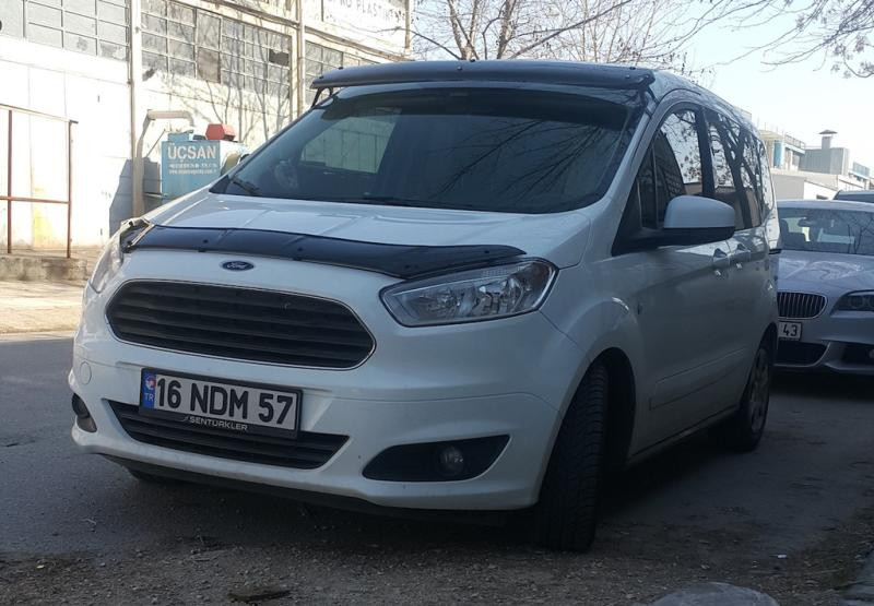 Купити Козирьок на лобове скло (чорний глянець, 5мм) для Ford Courier 2014-2023 рр