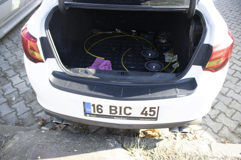 Купити Накладка на задній бампер EuroCap (Sedan, ABS) для Opel Astra J 2009-2015 рр