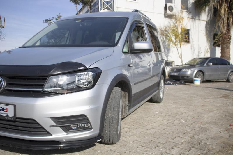 Купить Комплект молдингов и расширителей арок 2 двери, короткая база для Volkswagen Caddy 2015-2020 гг