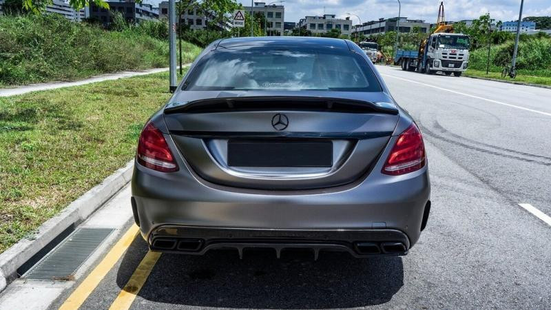 Купити Комплект обвісів з повним заднім бампером (дизайн Black Mamba C63GT) для Mercedes C-сlass W205 2014-2021рр