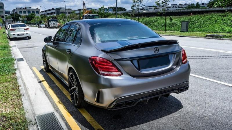 Купити Комплект обвісів з повним заднім бампером (дизайн Black Mamba C63GT) для Mercedes C-сlass W205 2014-2021рр
